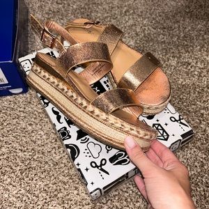 Bamboo Rose Gold Wedges